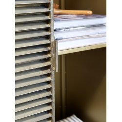 CHIC ANTIQUE SKAB M/2 LAMELLGER JERN - 116