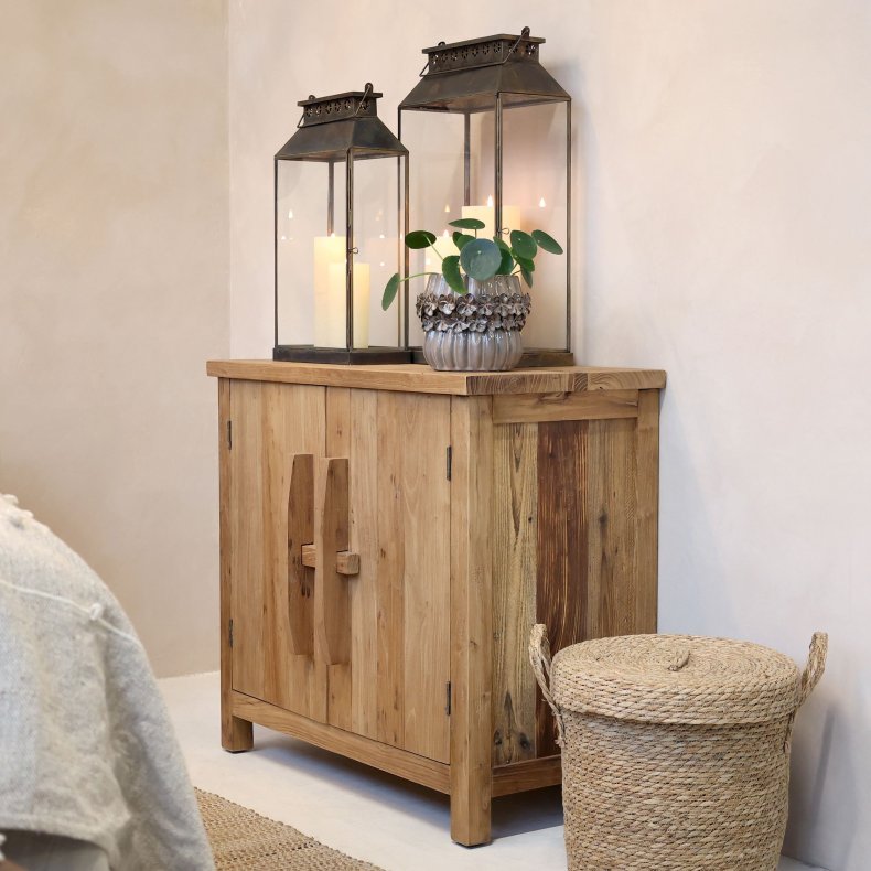 CHIC ANTIQUE SKAB M/ 2 L�GER OG HYLDER - 73,5
