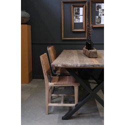 TRADEMARK LIVING POOVAR SPISEBORD / GENRBRUGSTR - 250