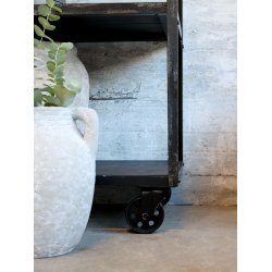 CHIC ANTIQUE REOL P� HJUL M. 4 HYLDER - 174